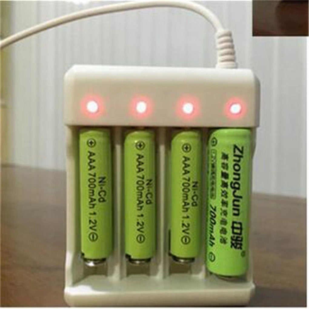 Carregador de Pilhas AA e AAA USB — 4 Slots com Proteção contra Curto-Circuito