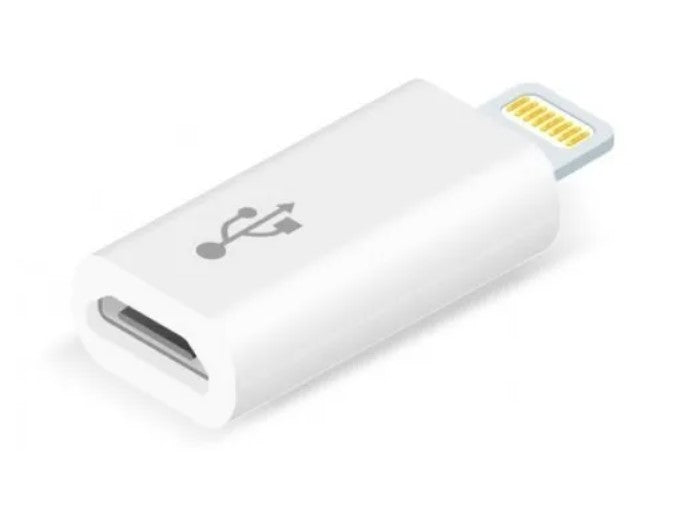 Adaptador branco Micro USB para Lightning visto em perspectiva.